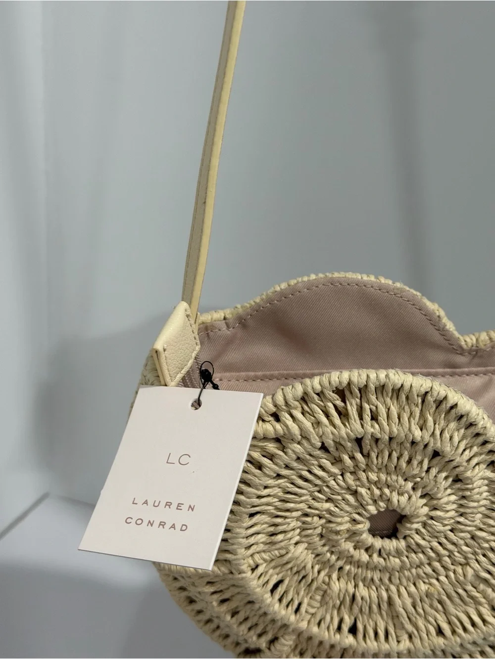 Lauren Conrad Woven Straw Shell shaped Crossbody Bag - Picture 3 of 3